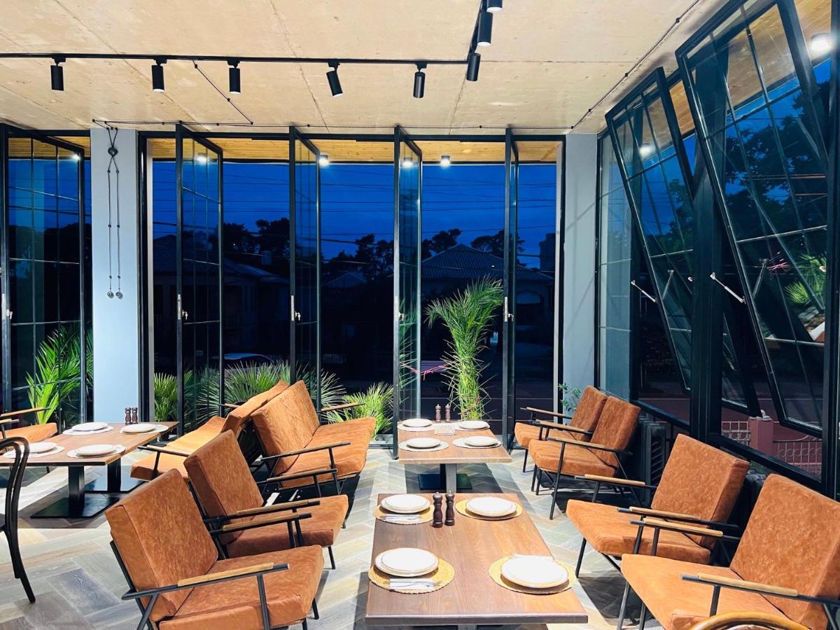 Level Up Hotel & Restaurant Kobuleti Ngoại thất bức ảnh