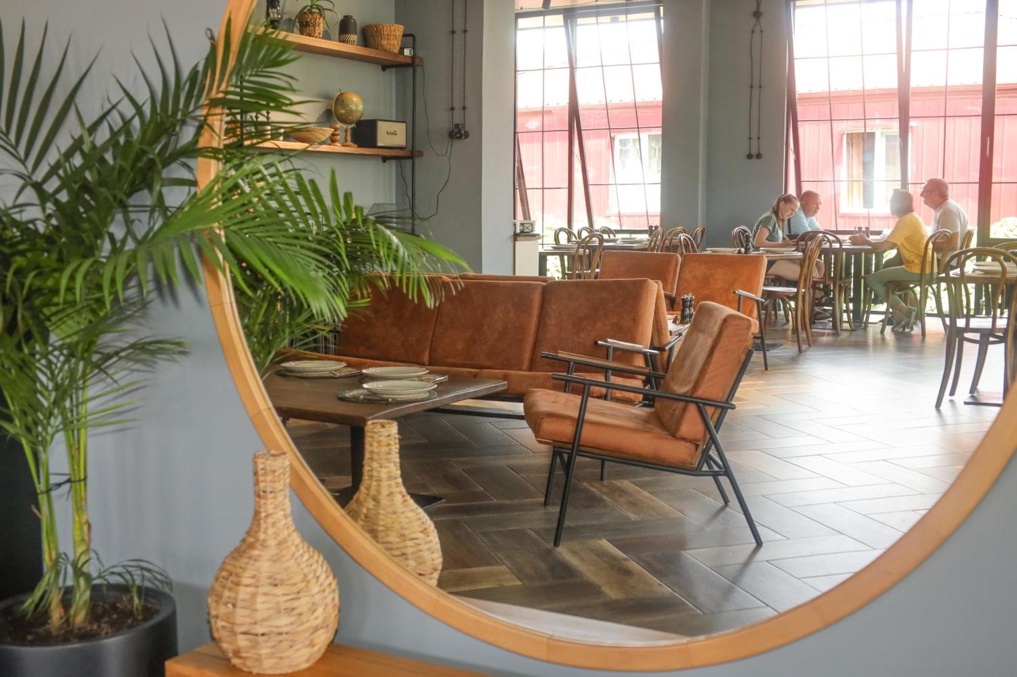 Level Up Hotel & Restaurant Kobuleti Ngoại thất bức ảnh